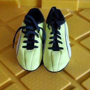 Soccer kids shoes